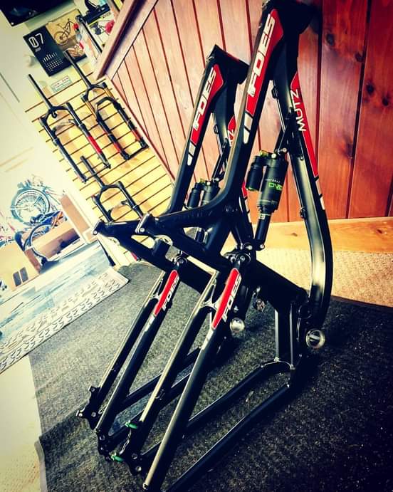 Foes Mutz 150 black frame